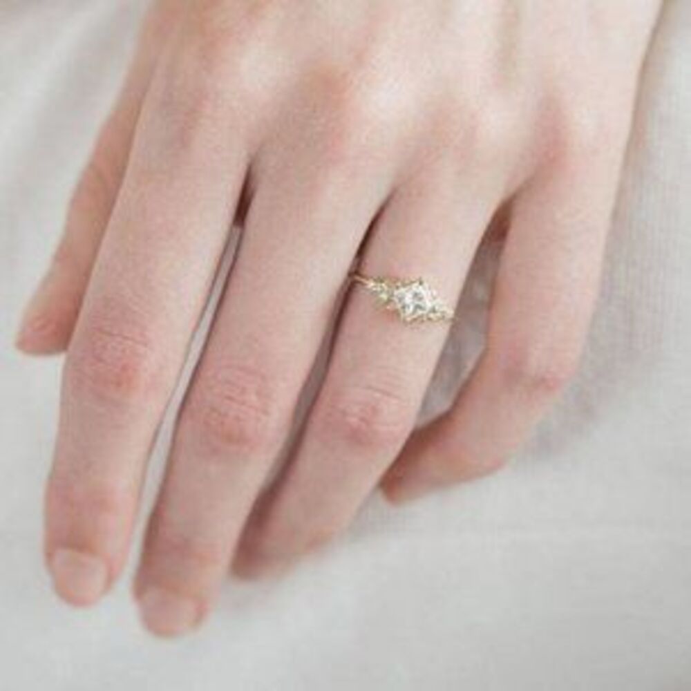 *NEW 18K Yellow Gold Diamond Princess Ring